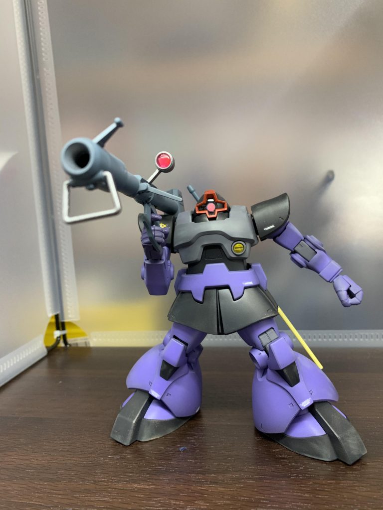 グレー部分はメカサフヘビーそのまま、黒はガイアのフロストマットブラック、パープルは水性それぞれ調色しました。