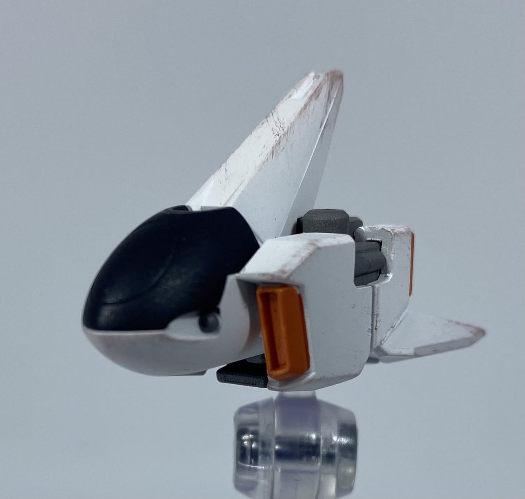 無人偵察ドローンHi/PKIM周辺の索敵及び敵機の牽制に用いられるドローン。本機は完全な無人機であり、装備している武装も最小限ではあるが、近接に特化した構成となっている Ni/FRITH本体の支援機として使い勝手の良いものである。