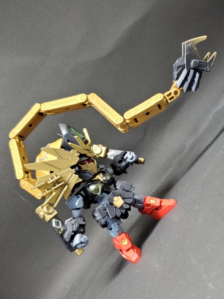 長い髪を自在に操ることで予測不能な攻撃を繰り出し、対戦相手を翻弄する。