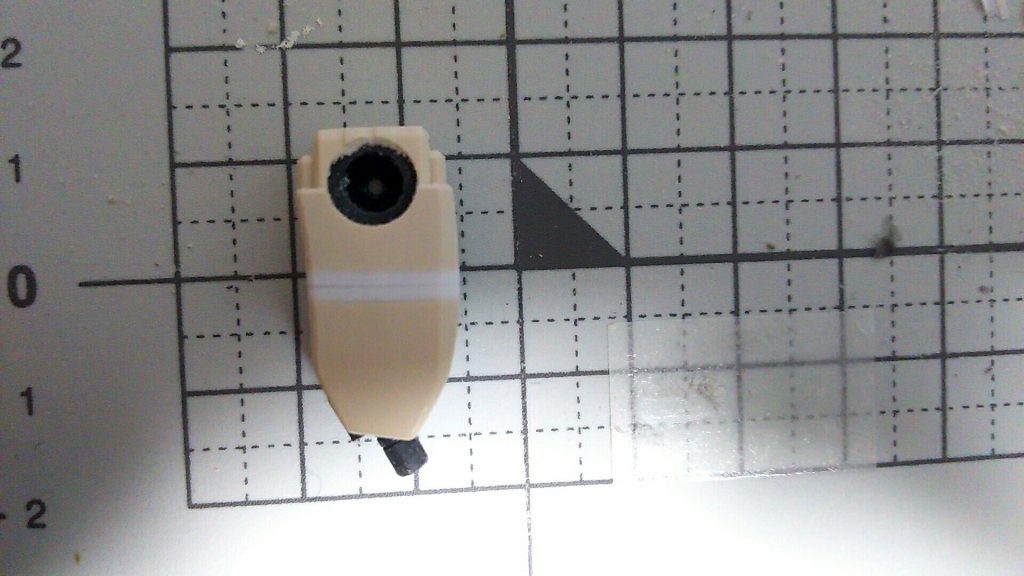 大腿の延長:連邦の機体は足が長いほうが今風で全体的にバランスが取れる気がします。