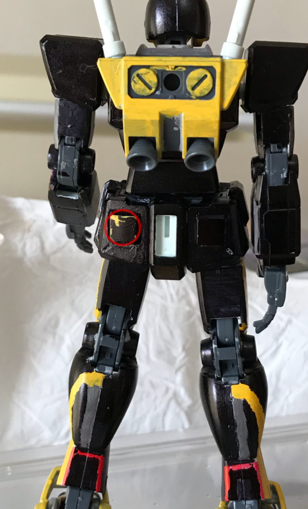 サーフェイサー塗ってから塗装すると、上地塗装した時の色の乗りが断然違いました。色ハゲもありません。赤丸の部分は下地無しです、色の乗り違いがよくわかりました!