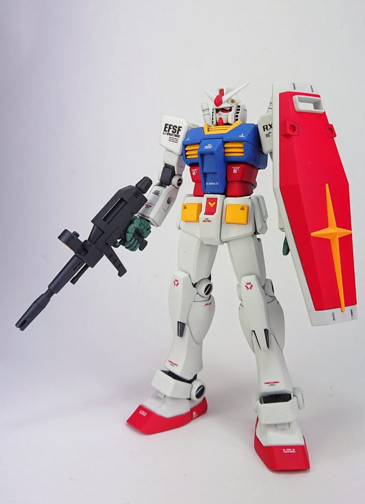 HGUCのリヴァイブから武器を拝借。武器ありEGのものより良いです。