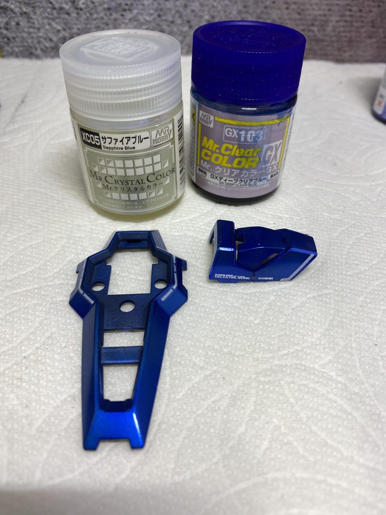 青はサファイアブルーの上にクリアブルーを。