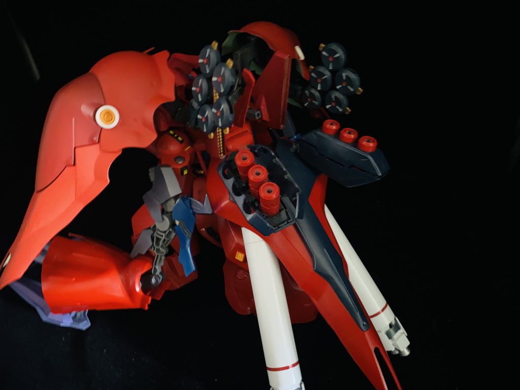 大型のファンネルを6機装備。使い切りではあるが、火力はとても高い。プロペラントタンクも2機装備して、意外に機動性は高い！