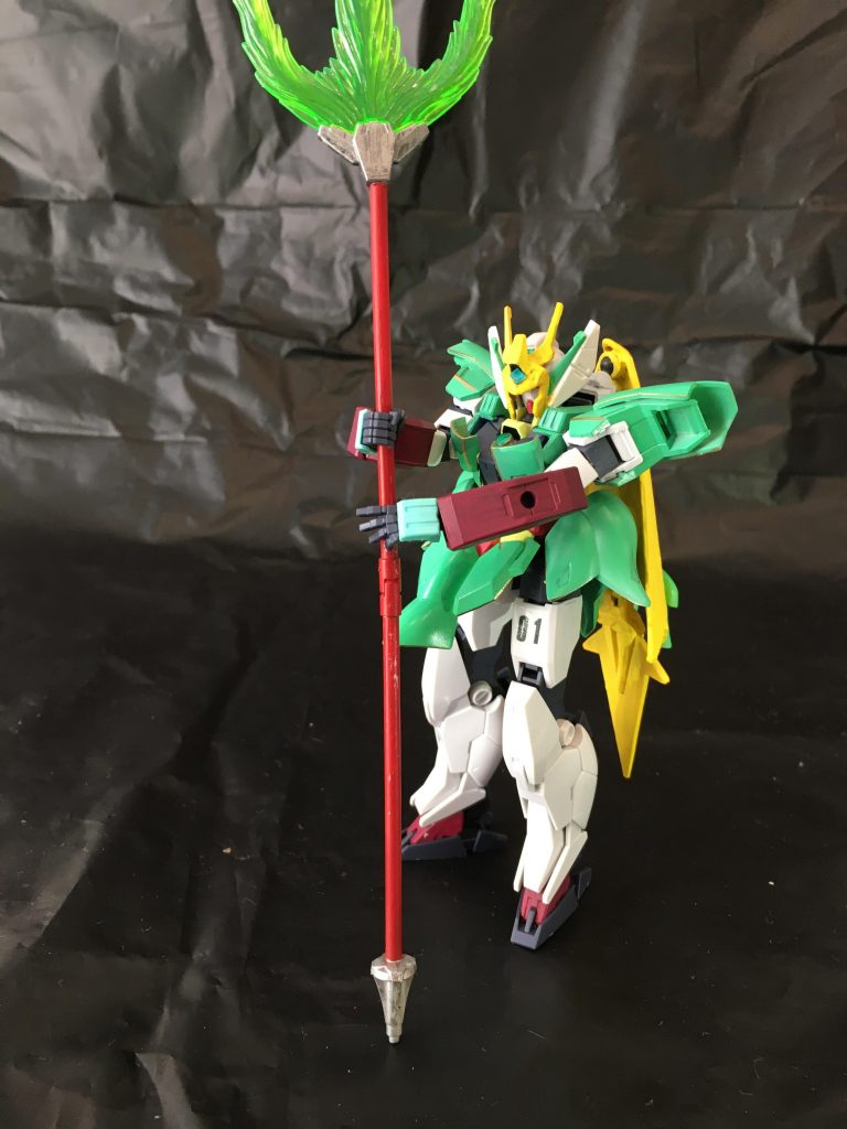 ■リースアーマー突破力に長けたアーマー。手にした槍で突撃し、範囲の広い攻撃によって多数の敵を同時に相手にする。