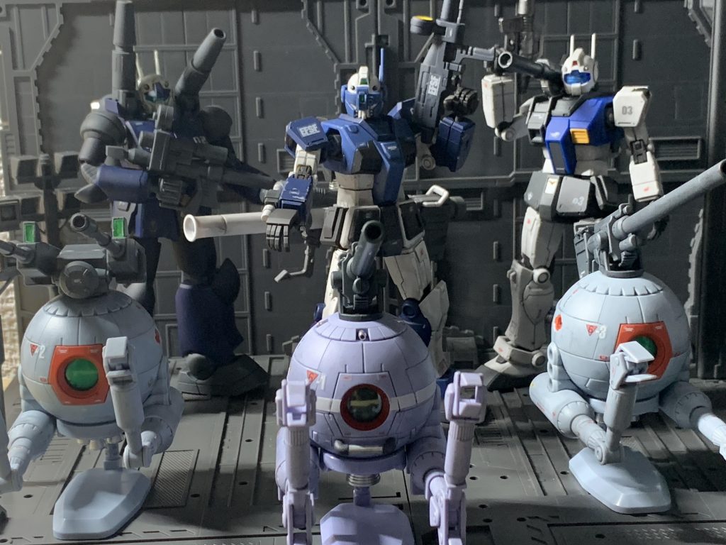 前回のボール小隊も一緒に。この6機で今回の小隊製作は一応終わりです。スタンドを買い足しつつ、宇宙戦闘のジオラマ作ってみたいなと思っています。