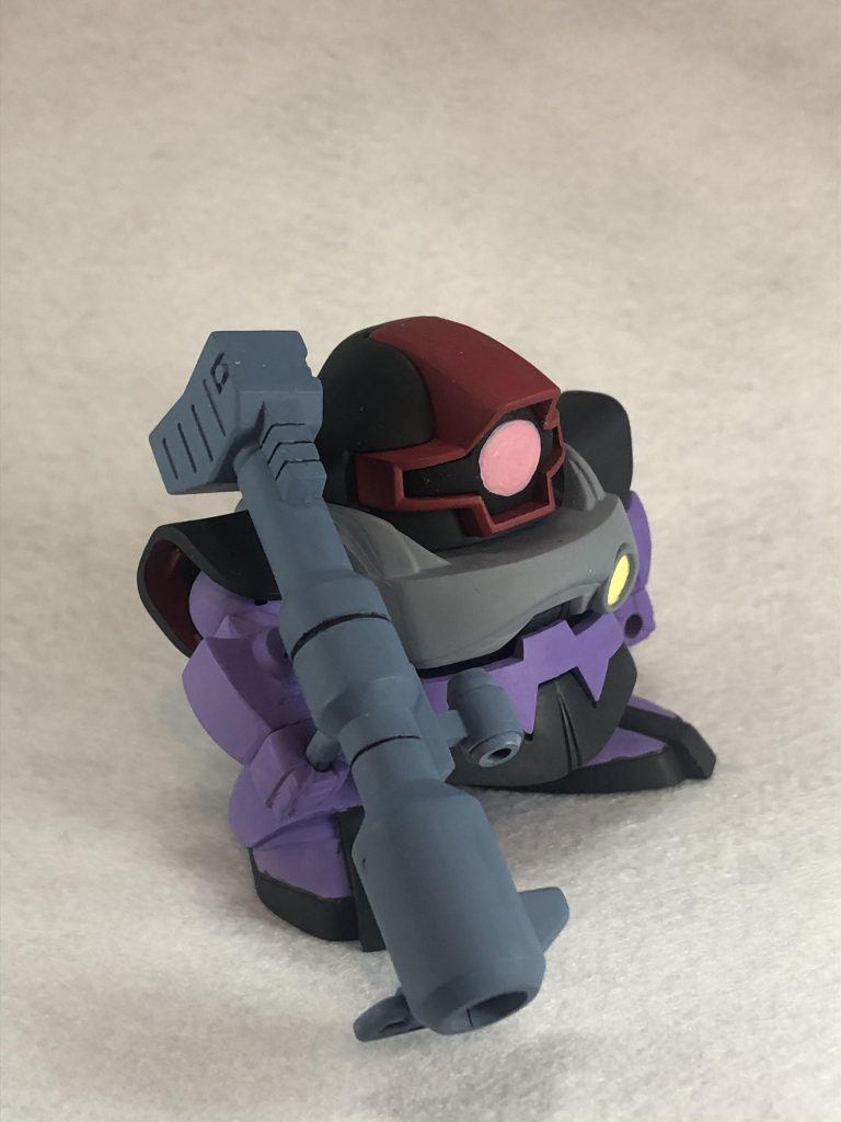 横肩の裏側も先に塗って合わせ目処理を行いました。