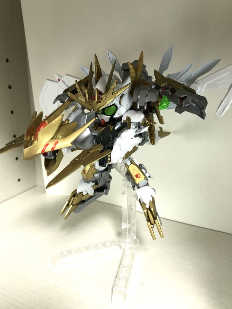 テラフレアバスター形態。GNブレイドをドラゴンヘッドに接続することで使用出来る大出力砲撃形態。ガンドランザム使用時はライザーソードのようにビームサーベルとしてなぎ払いも可能。