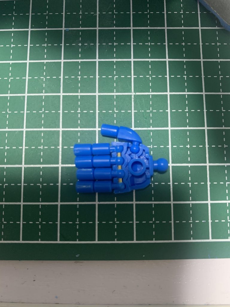 フィンガーバルカンは独立稼働させるために切ったら保持力が微妙だったので真鍮線を通しました。