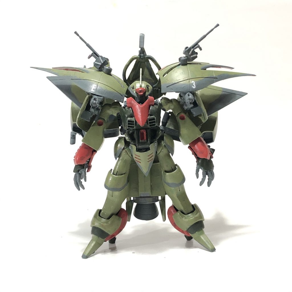 エルメスダムド開発は一年戦争後にアクシズへと身を寄せた、元フラナガン関係者が主導となっておこなわれている。開発時には「エルメス2」のコードネームがつけられ、複数の試作機を経て完成した試作MSのひとつ