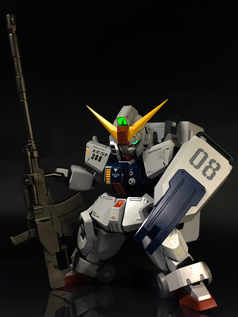 メインのデフォルメRX-79陸戦型ガンダム。今回はHGベースにCS、MGを使いました。好みのバランスで制作出来たかと思います♪