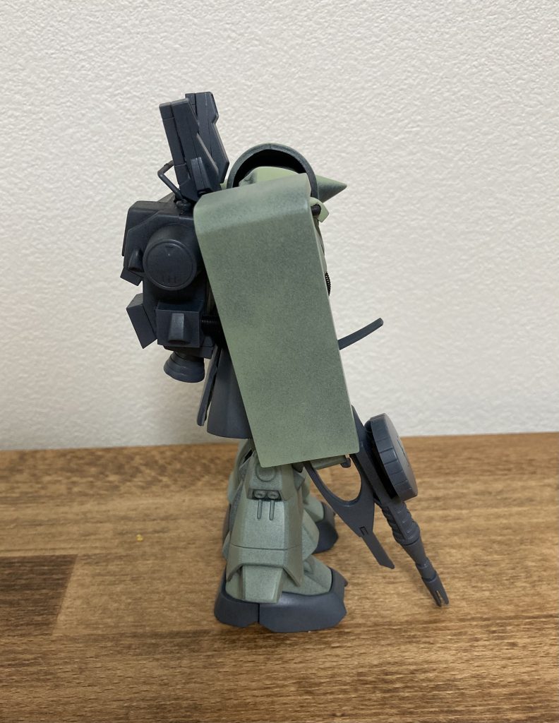 シールドもデカめ。