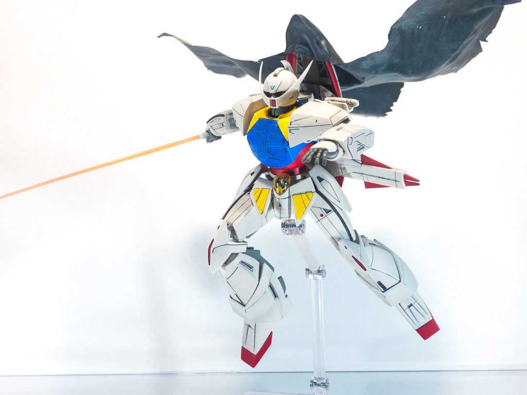 劇中再現すべくマントをスクラッチしました。サーベルはキットの物は太かったのでアフターパーツから。