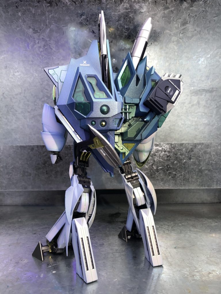 背面!クリアパーツは蛍光塗料で少し曇ってしまいました…