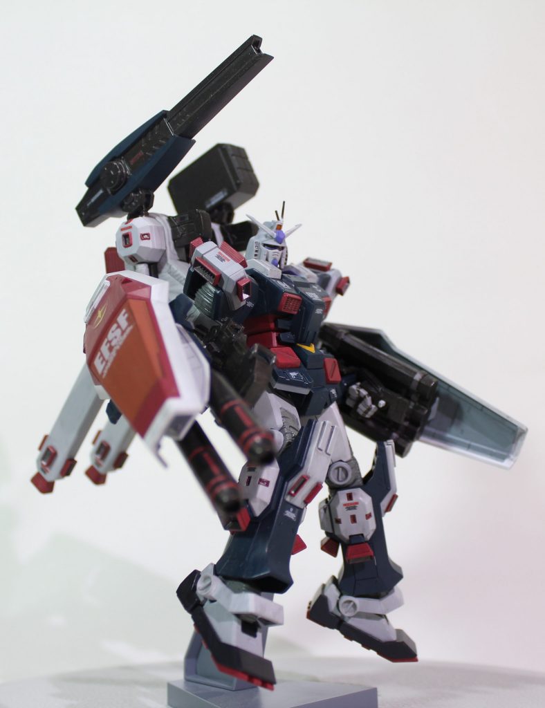 Photo：04本体、ランドセルの白は白+銀+フラットベースで。画像だとわかりにくいかもですが、この混色は金属感のある機体色として好みの色味です。