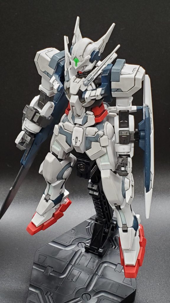 シタデルベースは隠蔽力がすごいですね、でも薄める加減が難しくて塗りムラができてしまいました。アクリジョンが一番塗りやすかったです、赤鉄色だと塗りムラを気にしなくていいのもありました。(もう少し明るい色にすればよかったかな)