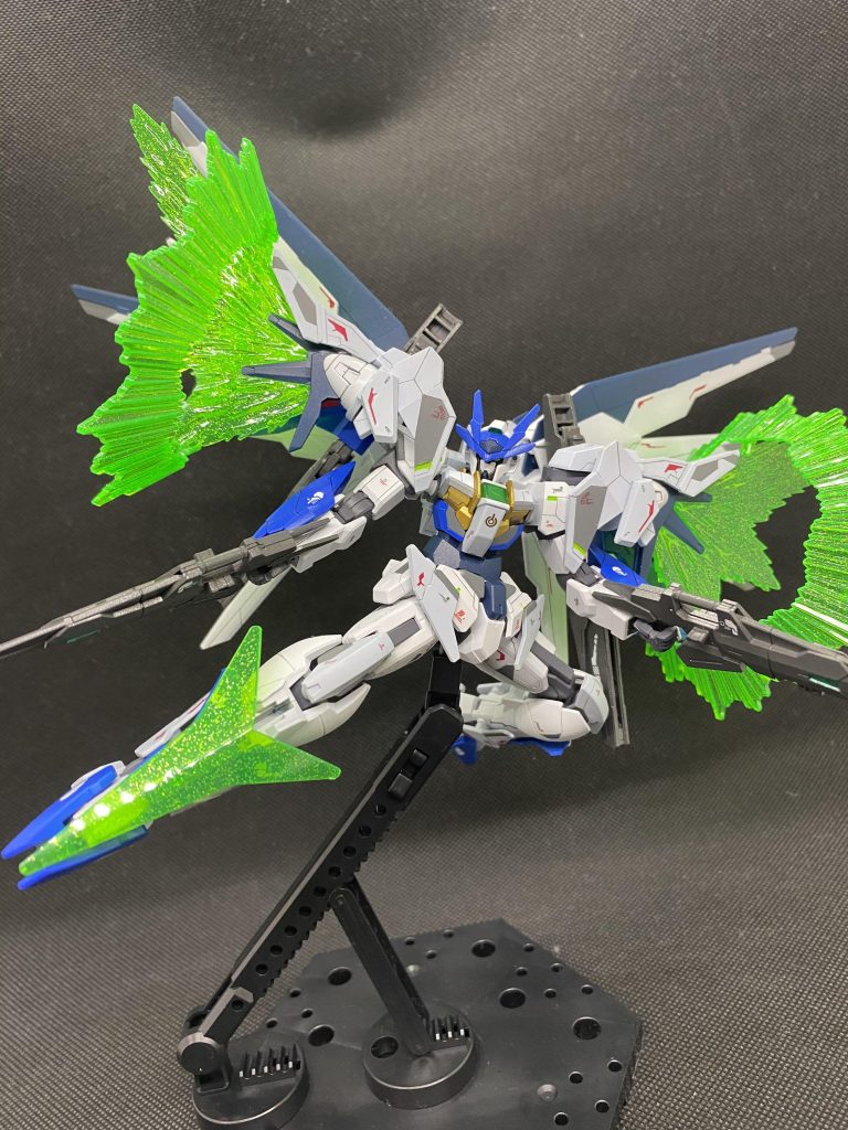 稼働範囲が広いのでがしがし動かしてて楽しいキットですね