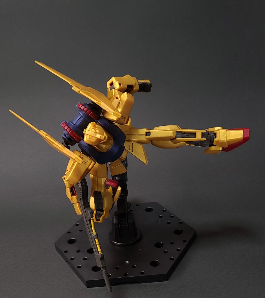 製作小話スミ入れ+つや消し仕上げですキットに3種類のカメラアイのシールが付属していて選ぶことができます今回はデュアルアイを選択し貼り付けましたこの成形色につや消しは一度やってみたかったんです普通の成形色と違ってつや消しの効果はうすいかなと感じました最後に私事ではありますがGUNSTAさんに投稿し始めて30作品目になりますちょっとしたお祝いがしたいなと思って金色の百式を作りましたこれからもガンプラをたのしんでいきたいと思いますので、みなさんよろしくお願いしますここまで見ていただいてありがとうございました早く暖かくなってほしいですがなかなかそうはいかないみたいですねお体に気をつけてお過ごしくださいませ✨