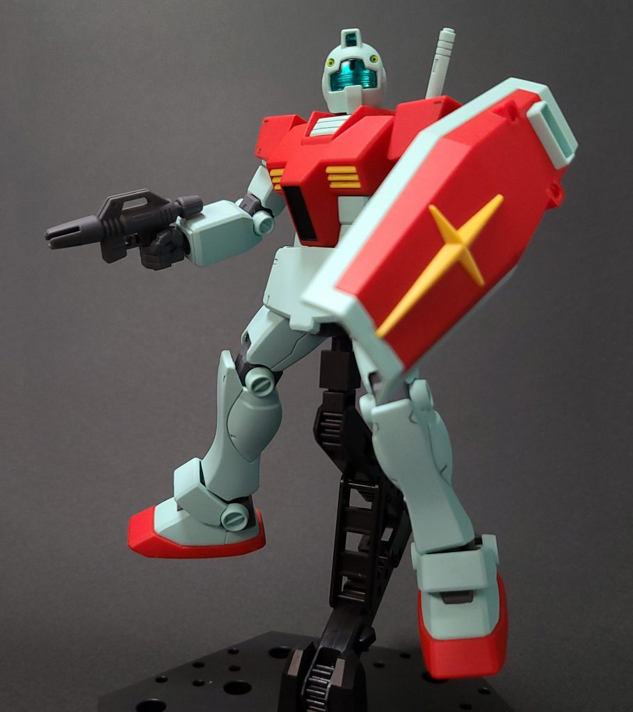 製作小話目立つ合わせ目を処理してみました処理した部分は塗装していませんが近くで見ないとわからない程度です合わせ目処理をして完成させると達成感がありますねこのキットは妹のものでしたしかしもう作らないということで途中まで組んでいたものを譲り受けましたバンダイのマークが赤かったです最後に作られることなく忘れられるかもしれなかったキットそれを完成させることができてうれしいですこのジムの造形は量産機という感じがしてとても好きですカメラ類がクリアパーツになっている点もいいですねもう1つ同じキットを持っていますのまたいつか作りたいと思いますここまで見ていただいてありがとうございましただんだん春が近づいてきていて河津桜も咲き始めているようです🌸