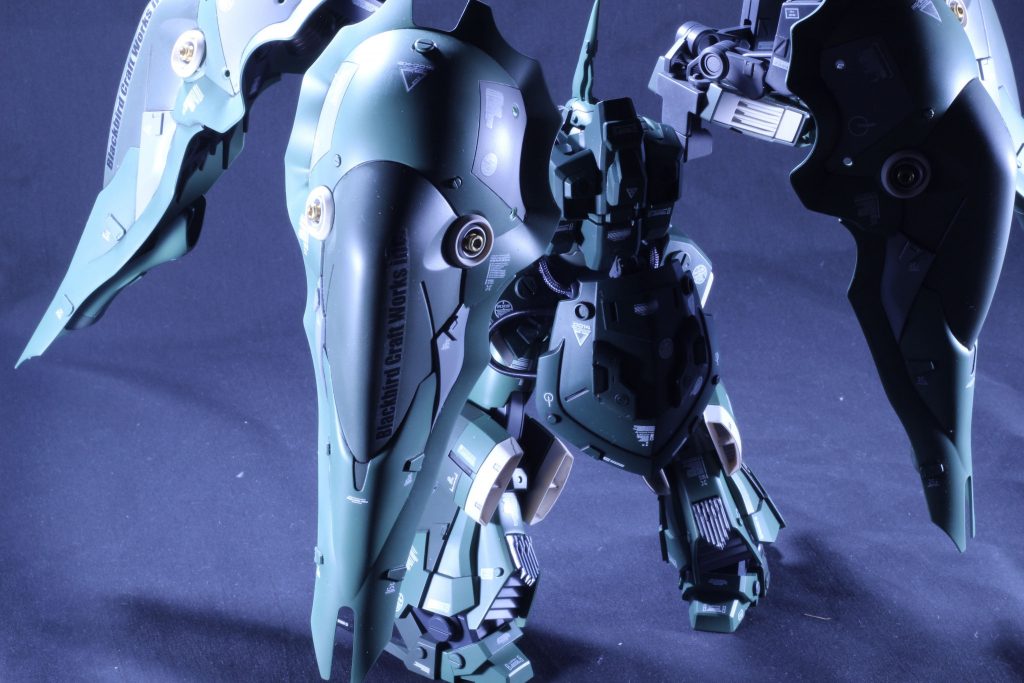 甲羅はなんかのパーツを使って動くようにしてます。バインダーの目玉はギター弦のボールエンドをペタリ