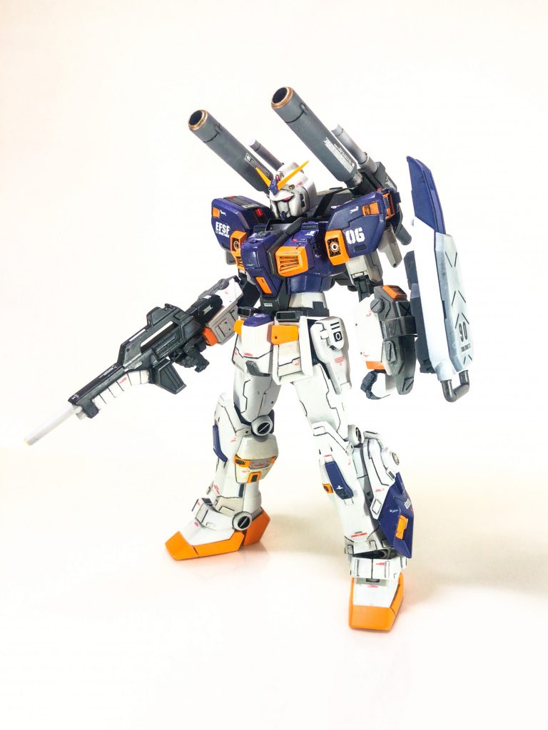 300㎜低反動キャノン装備時です。何故かこのガンダムだけ専用のシールドが無いんですよね(´・ω・`)なので自由に他のシールドを持たせる事ができますw