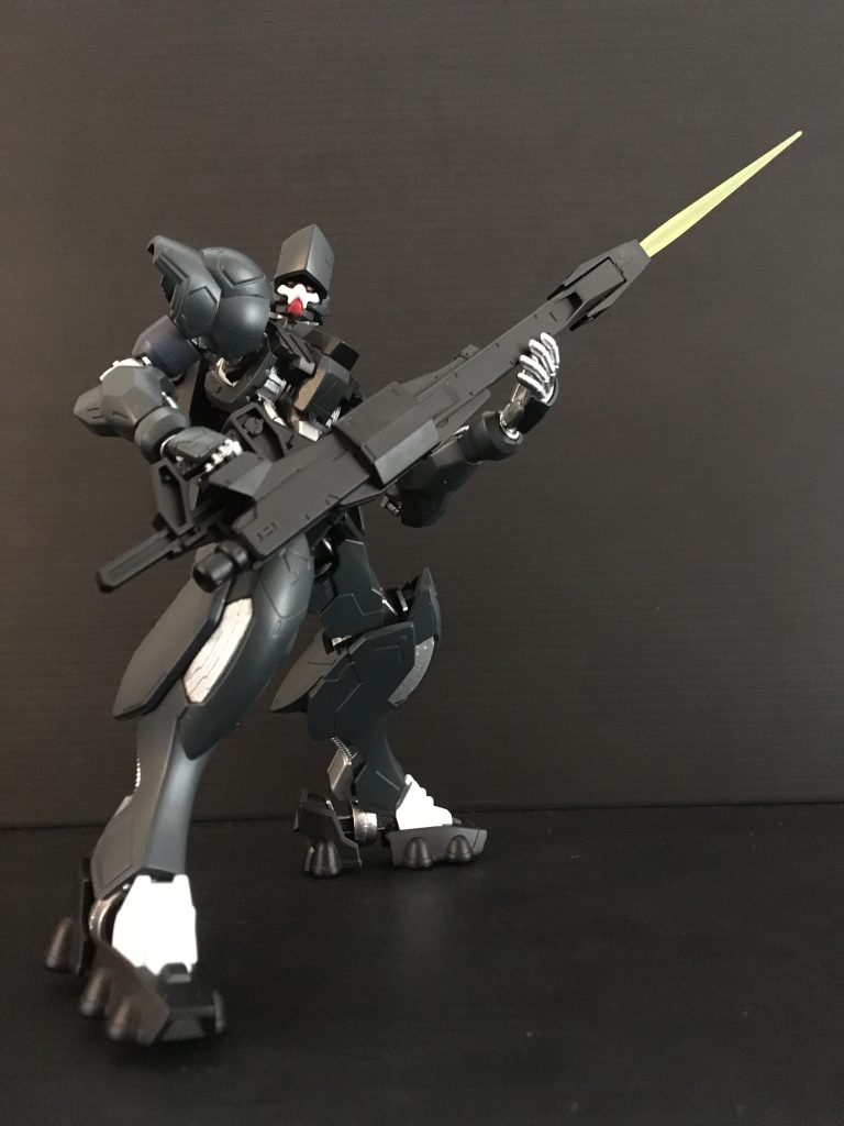 高熱素粒子を刃状にして近接戦闘も可