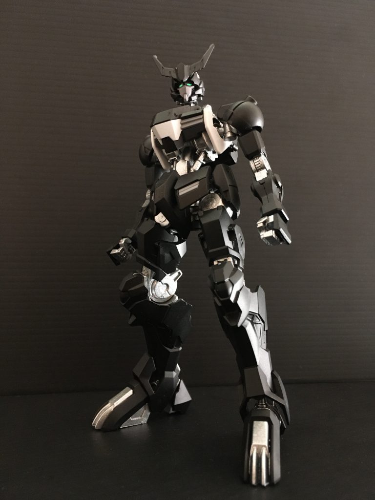 グリゴリ(ジーノム領域研究所)が開発した実戦配備用量産機。戦地適正に応じて「ノーマルタイプ」から3タイプに換装することが可能。