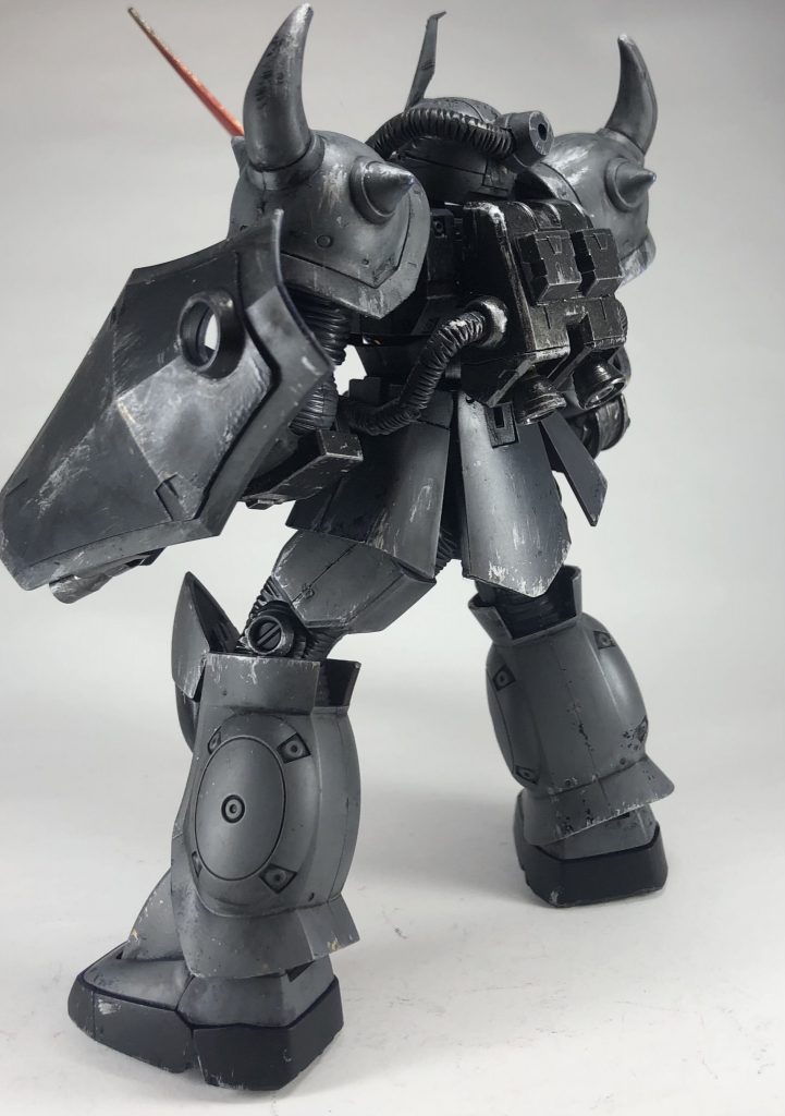 基本的にサンボル旧ザクにオリジンのプロトタイプグフのパーツを貼り合わせましたオリジン版は適度なディテールと甲高なスリッパが良い感じでした