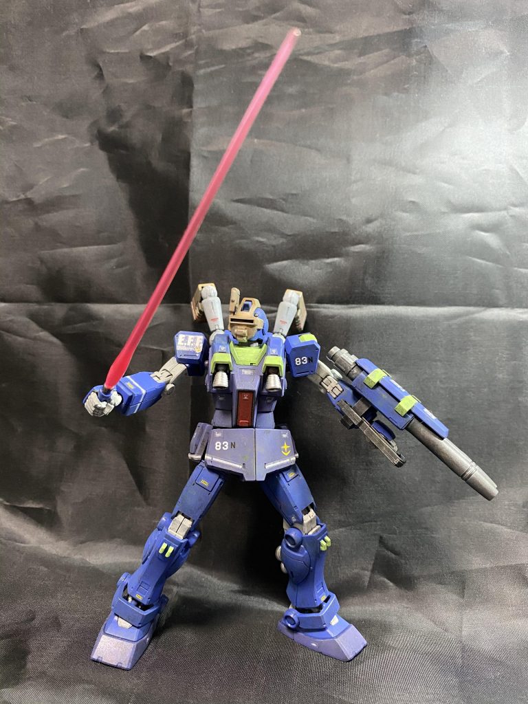 ビームサーベル構え。