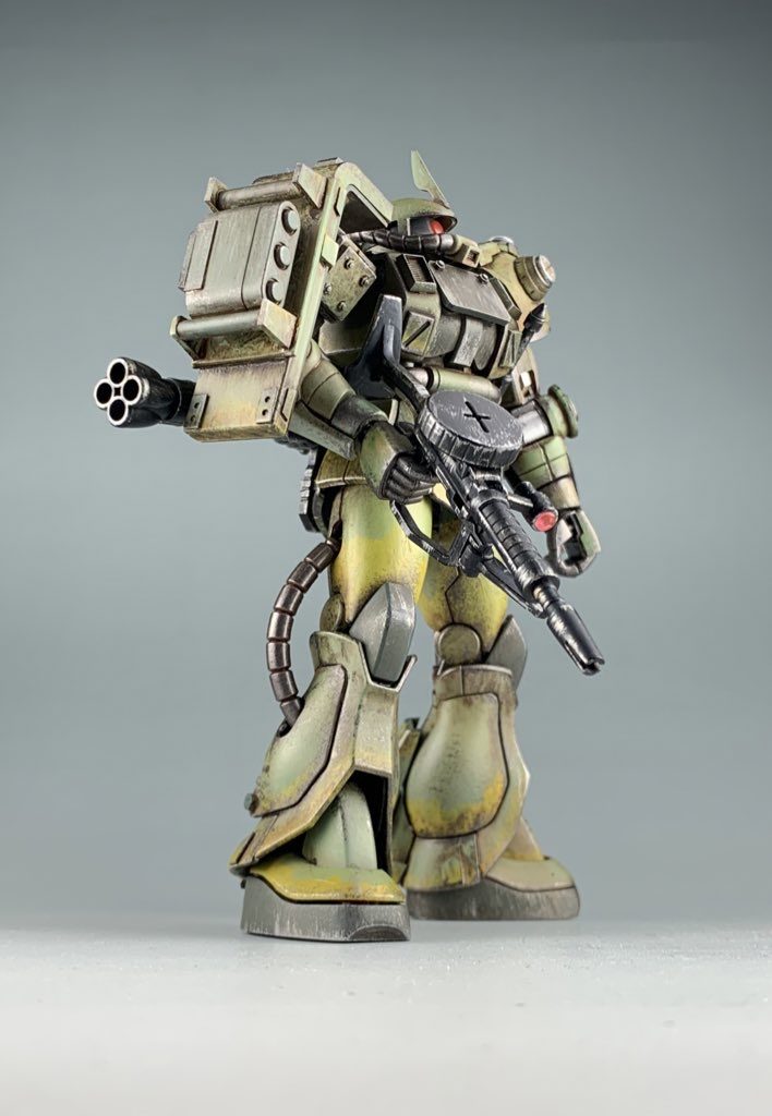 武装は付属のものとシールドにミサイルを追加してみました。