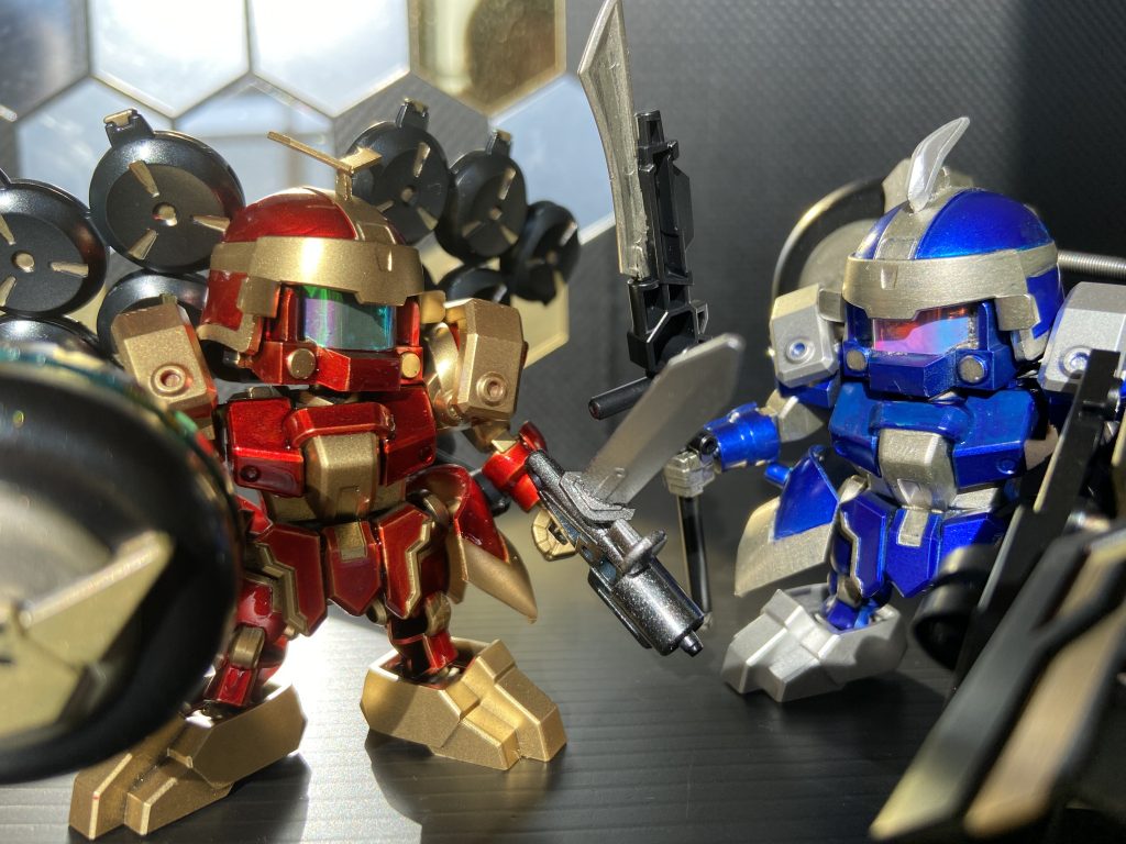 ちなみに2人ともフェイスカバーが地味に取れるぜ!この目の色、気に入っております!