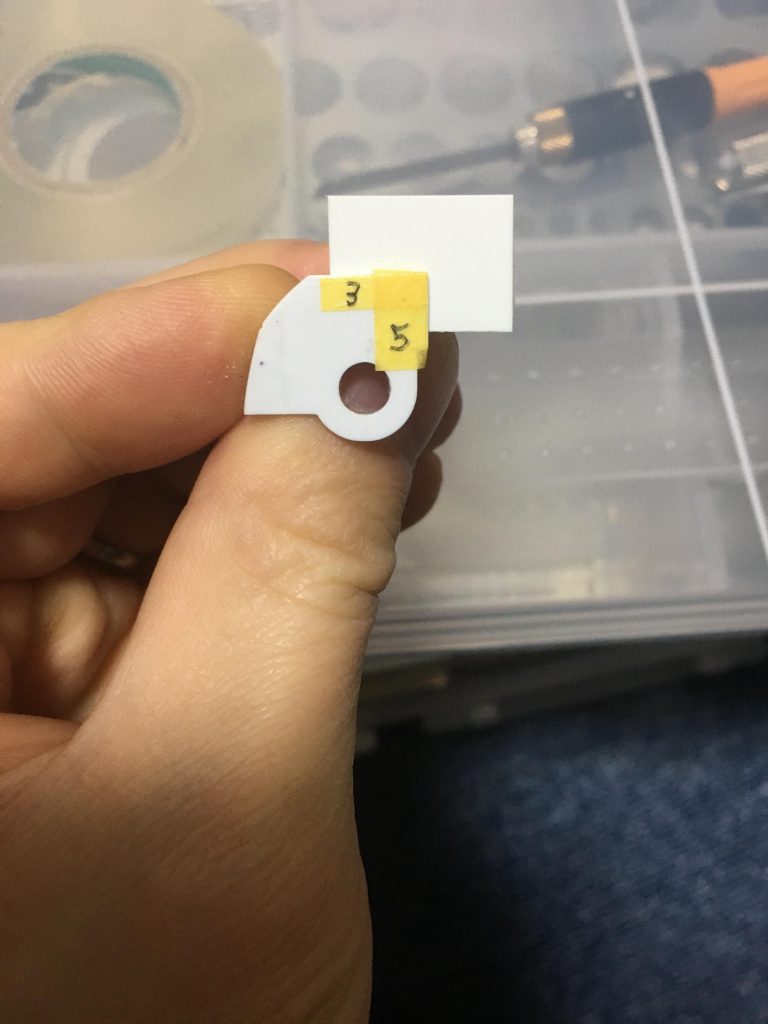 軸の位置を検討中の写真です。