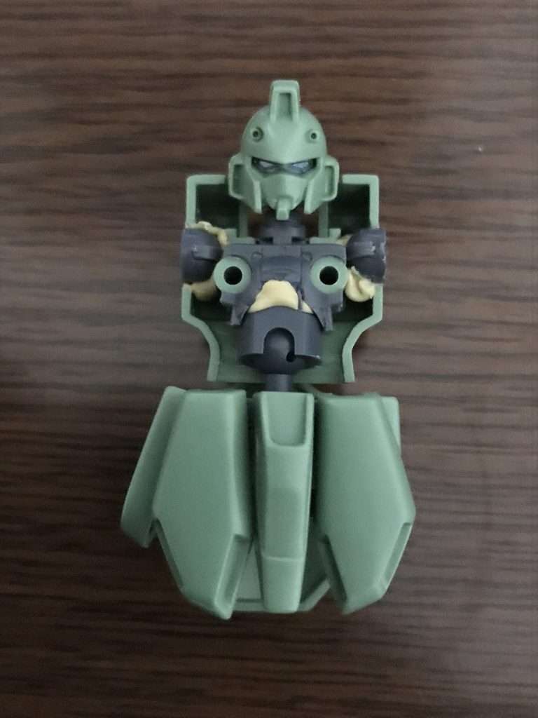 胴体はボールジョイントぶち込んで可動範囲アップ!なお手軽手法