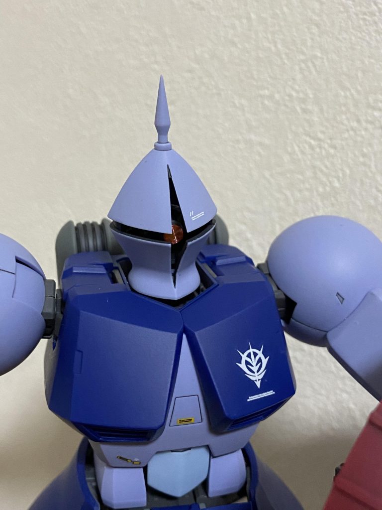 モノアイカバーはサイドで切り取ってます。