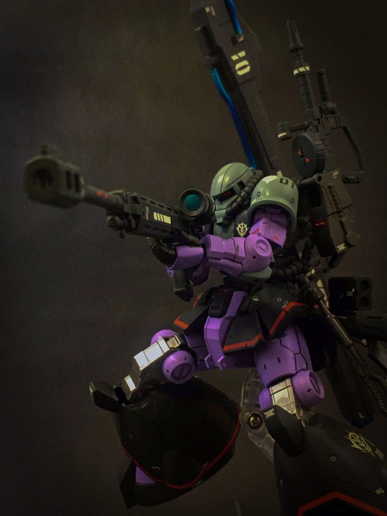 HG ORGIN ザクⅡとHG ORGIN 試験型ドムを使ってアイナザクを制作してみました♪通常に加え、一年戦争終盤にも出てきたらこんなんかな?ってイメージで作ってみました。初ザク作品なので暖かい目で見てくださると助かります!