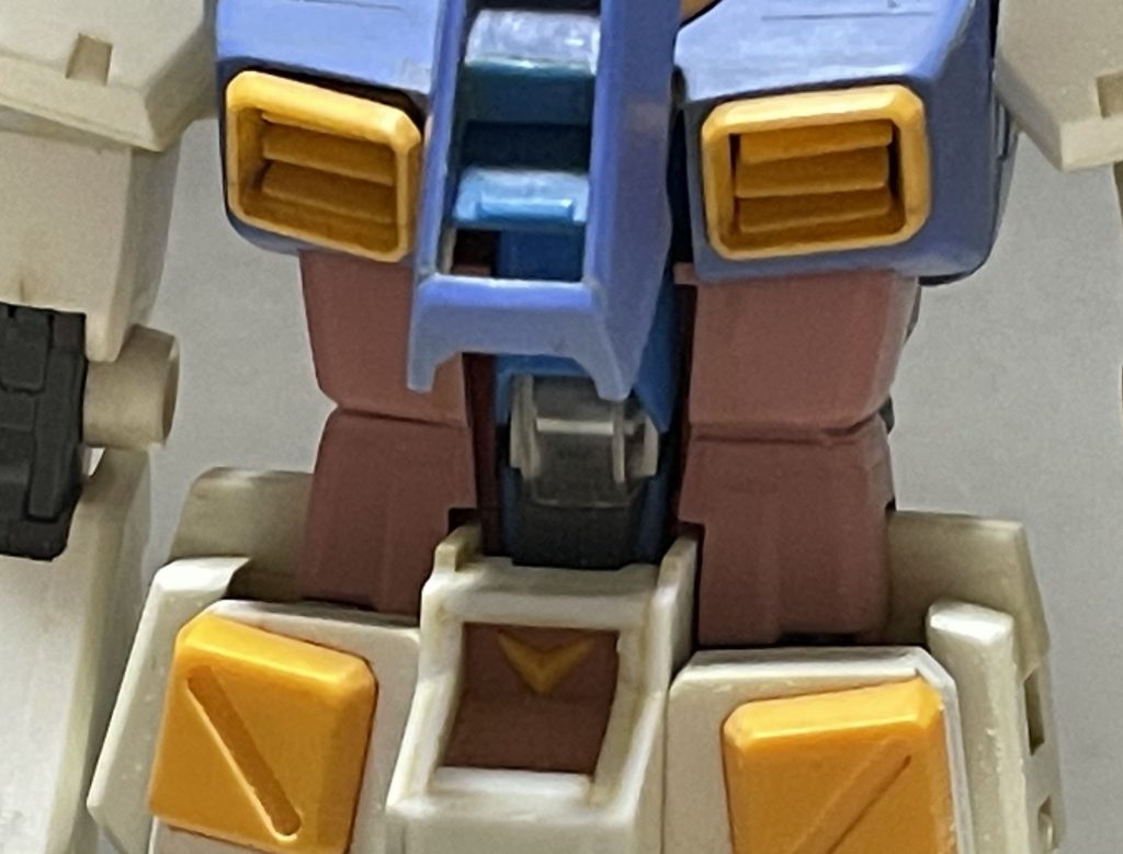 腹部にはコアファイターも入ります。こちらは何度か修正して、最新のものが入る様にしてあります。