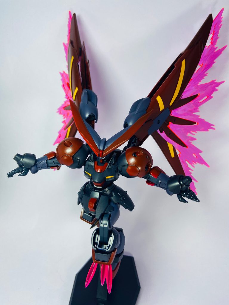 急降下しながらの膝の打ち下ろし。