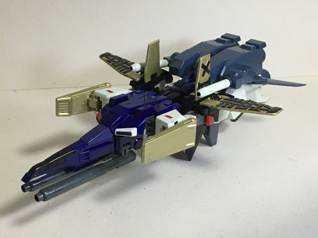 貼り付けたプラ板が邪魔をしておらず、無事で済んでいます。