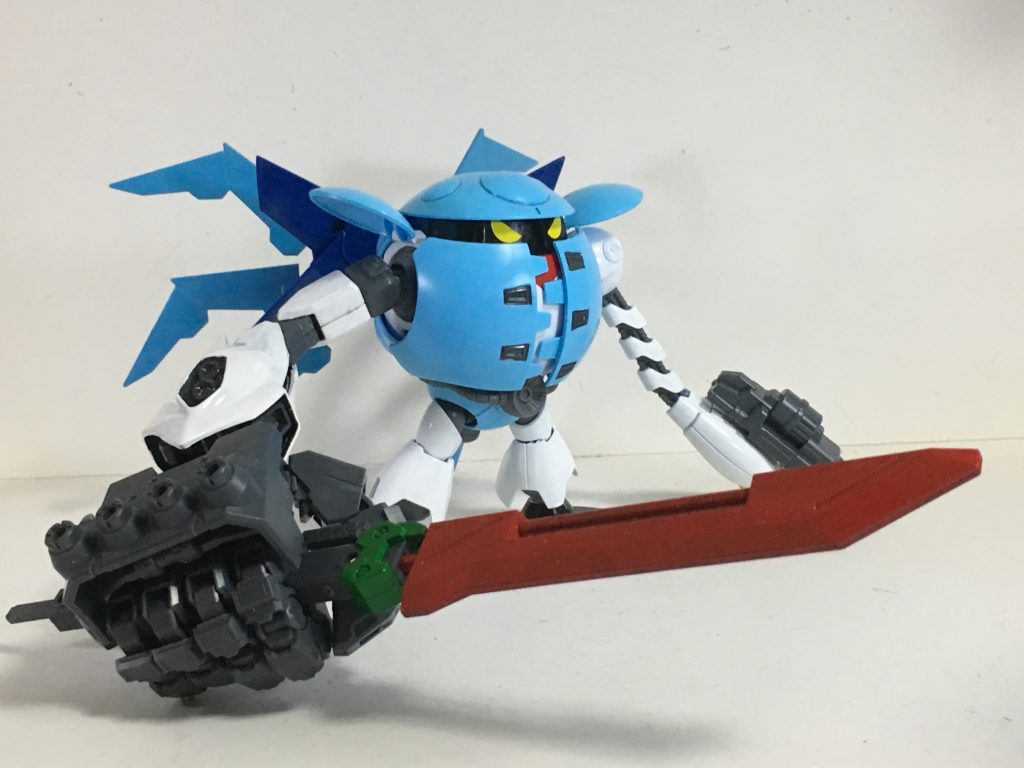 ちなみにこの武器、大型マニピュレーターと付属の接続用パーツで、鉄血系のユーゴー用の武器と組み合わせております。