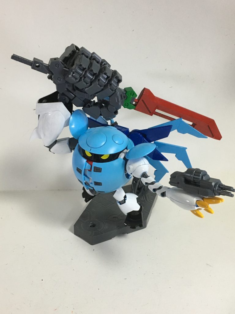 “スイカバーソード”ジャイアントアームズを介して装備された太刀。従来のMSでも装備は可能な設計とされている。