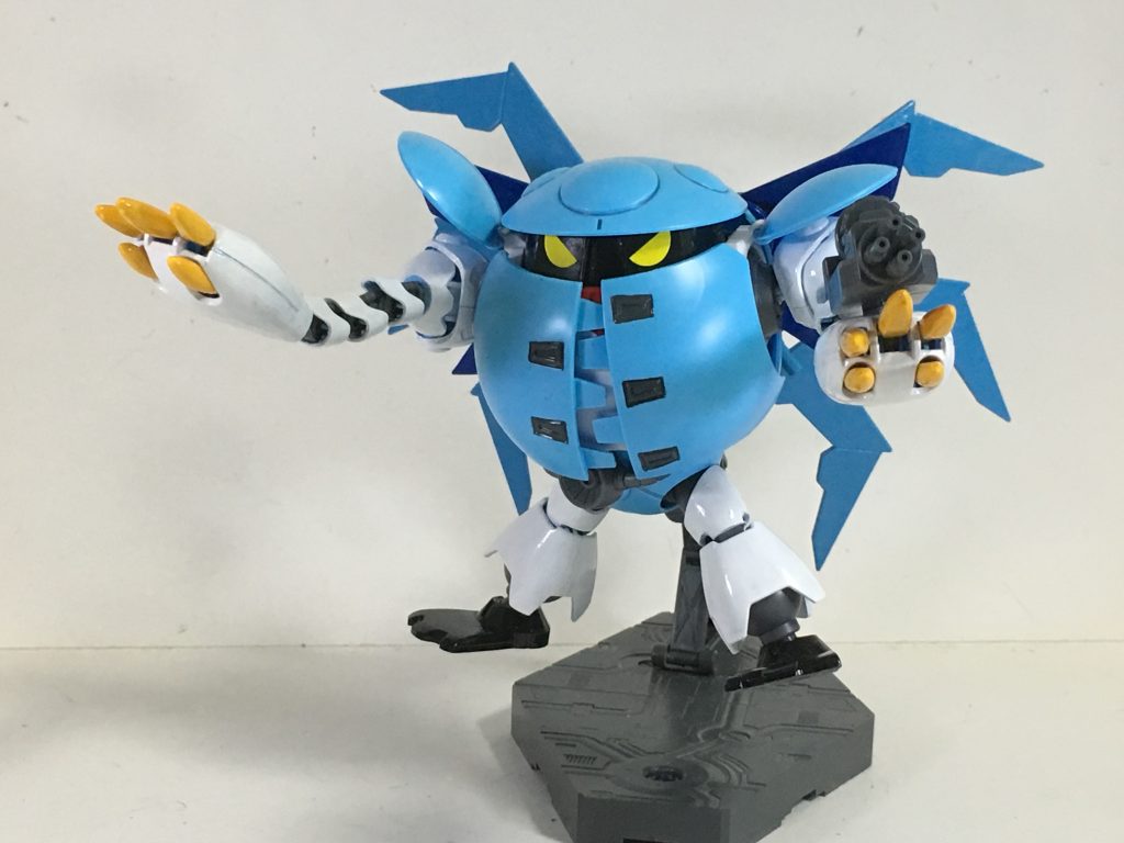 “チルノネイル”近接と射撃戦を用いた兵装。威力は弱めだが、連射が早い。