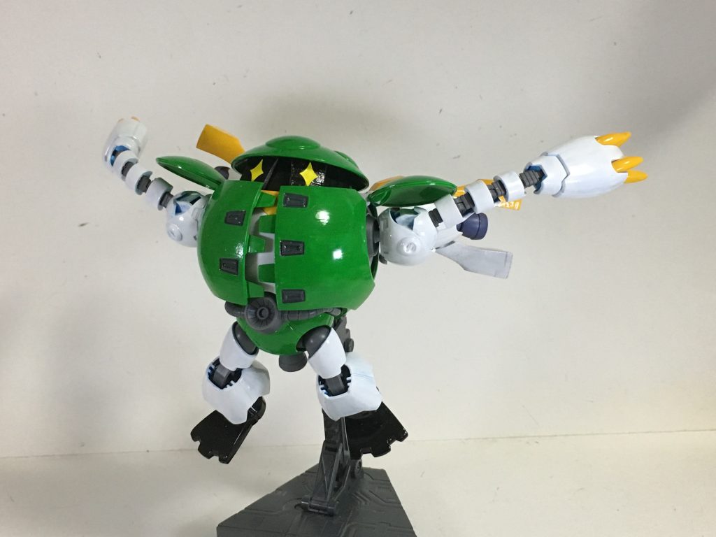 “フェアリーネイル”近接と射撃戦を用いた兵装。チルノカプルと同じで威力は弱く連射が早い。名前の方はただの自分の種族に合わせただけ。