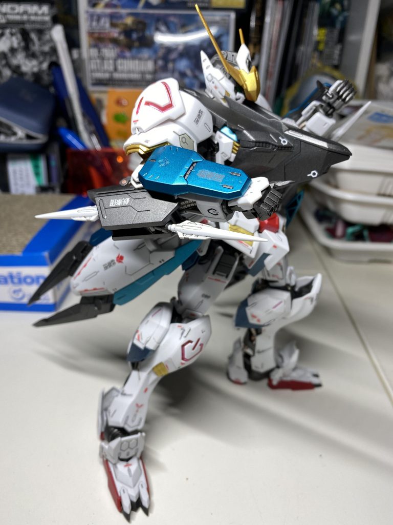 第5形態!腰パーツ拡張はかなりカッコいい!胸の装甲は重めなイメージなので色をもっとライトの方が面白かったと思いました。