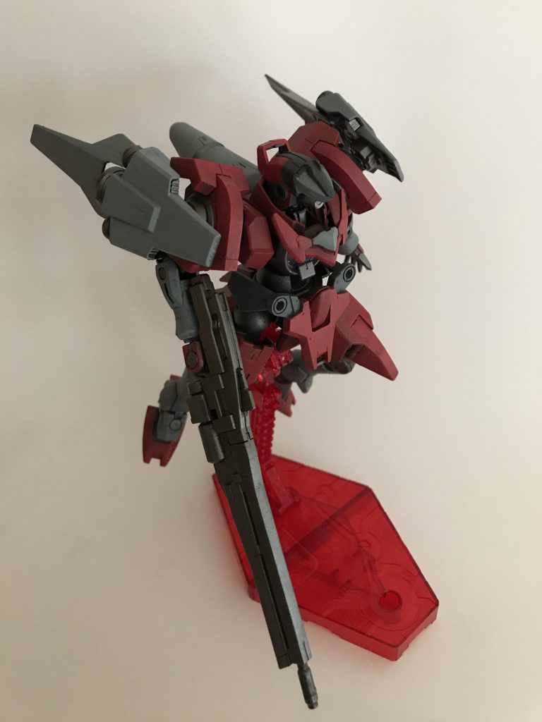 機動性の強化を目的に新規装備としてGNシールドブースターを装備するプランも存在した。