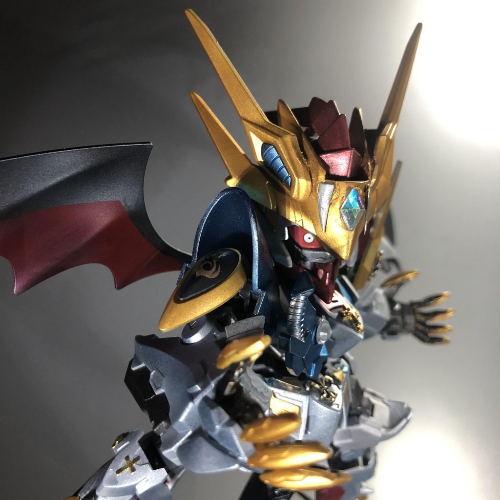 暴走形態のポージング。浮いてる方がイメージに合ってると自分では思ってます♪