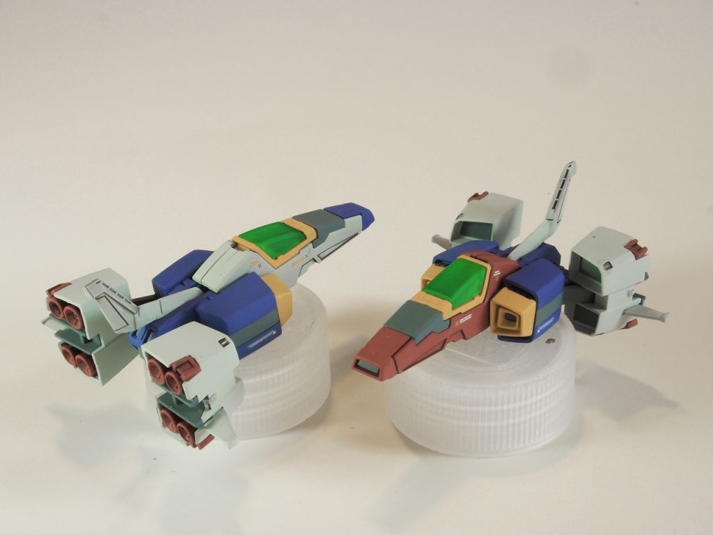 コアファイターもせっかく2機あったので別々なカラーリングにしてみました。