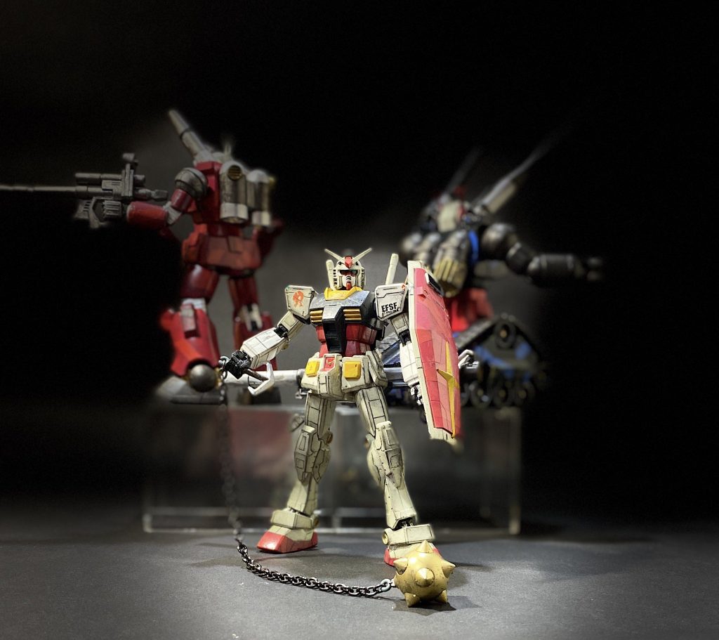 ガンダムスターターセット2の物です。特徴はやはりガンダムハンマーですね👍汚し塗装と下手ながらプラ板貼り付けもしてあります。