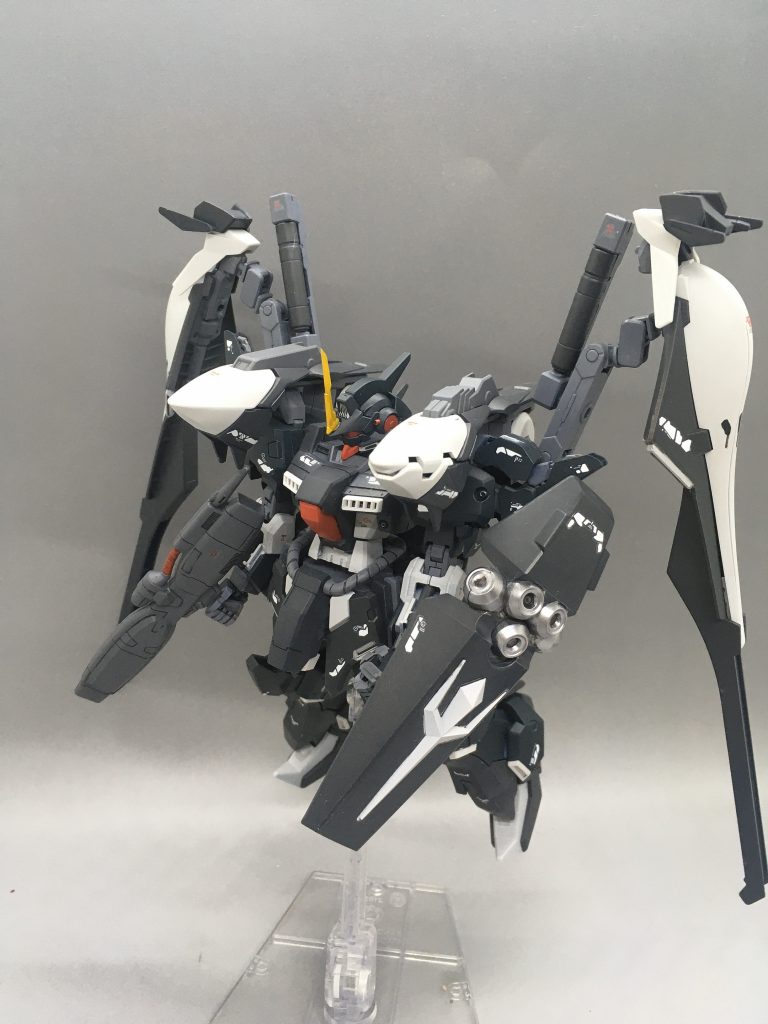 ここからオリジナル要素。接続パーツを加工してフルドドⅡ拡張パーツを装備できるようにしました。