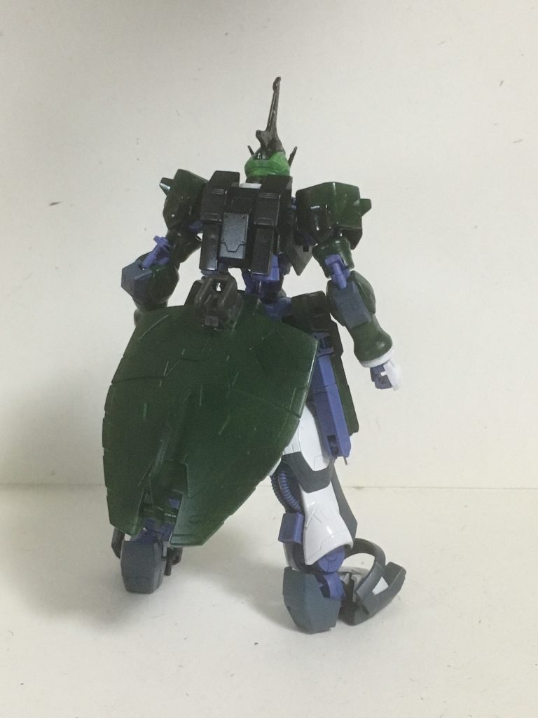 カラーレシピも以前投稿したフルゴーラと同じです。リアスカート上部にバトルブレードを収納できるように手を加えて有ります。