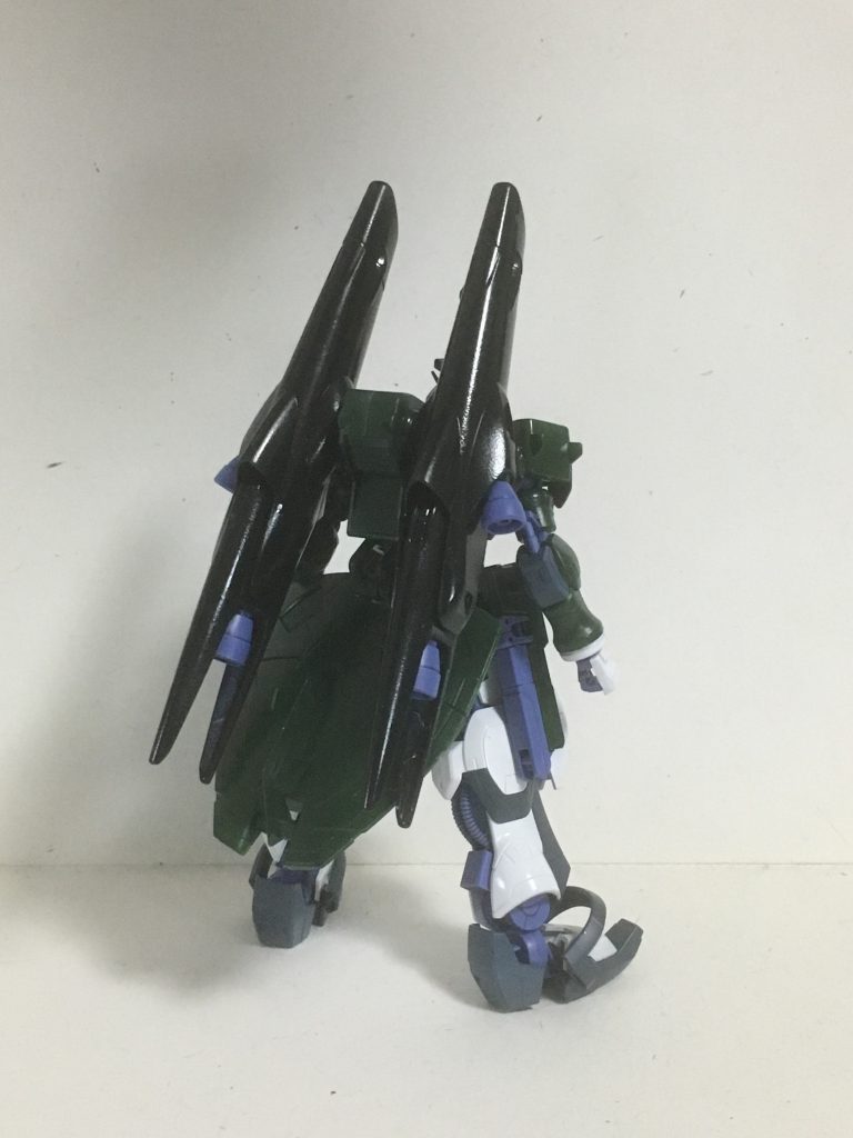 キマリスブースターも装備させようにも、ボルテック・ランス（デストロイヤー・ランス）がデカイがためにあまりにもゴチャゴチャしたためフル装備の案はなしに。代わりに宇宙用の装備にしようということで、ゼフィランサスフルバーニアンのように宇宙と地上で使い分ける設定にしました。おかげでシュバルベグレイズのグレイズライフル（ランスユニット装備）を持たせられる理由にもなったので一石二鳥でした。